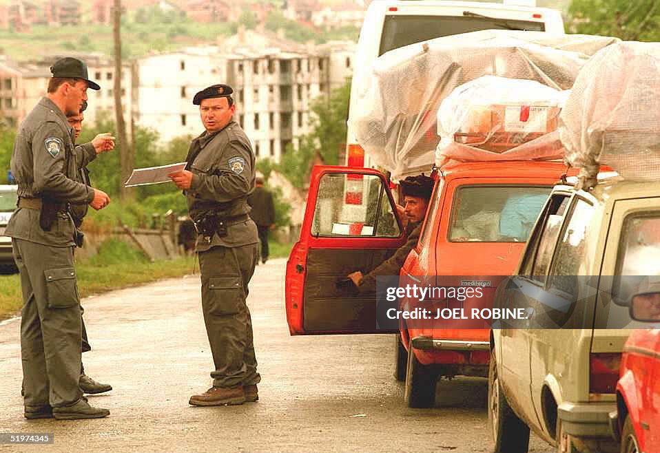 Croatian police check papers of Croatian Serbs lea