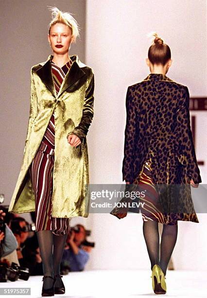 Richard Tyler Fashion Show Photos and Premium High Res Pictures - Getty ...