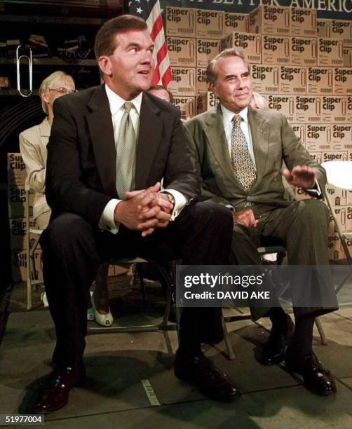 Candidate Tom Ridge Spring Ridge Pennsylvania Photos and Premium High Res Pictures - Getty ...
