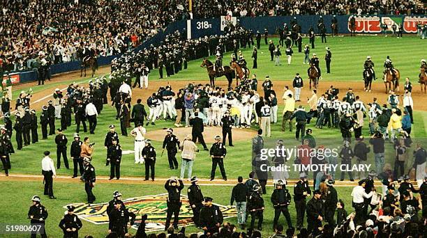 Yankees World Series 1996 Photos and Premium High Res Pictures - Getty