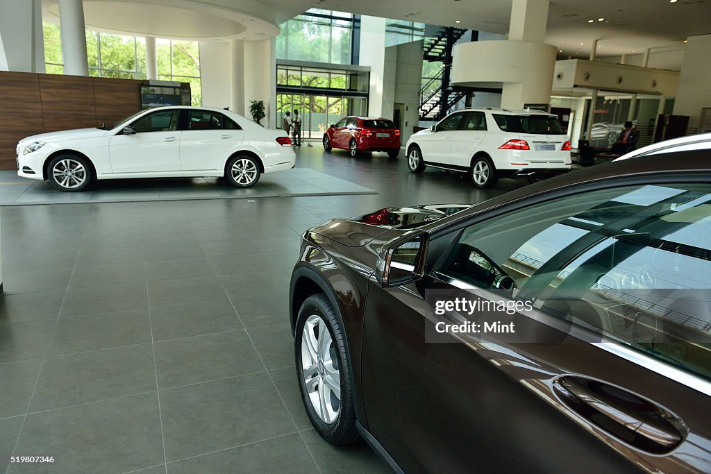Mercedes Showroom