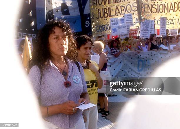 Argentine women walk in the May Square in Buenos Aires, Argentina, 08 March 2001, in celebration of the International Women Day. Mujeres argentinas...