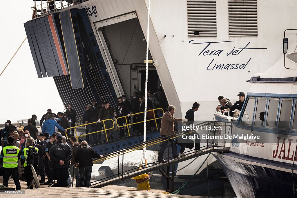 Greece Begins The Deportation Of Refugees To Turkey