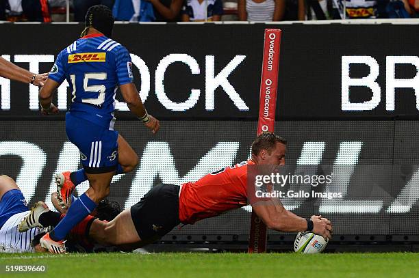 Riaan Viljoen of the Sunwolves scores a try during the Super Rugby match between DHL Stormers and Sunwolves at DHL Newlands Stadium on April 08, 2016...