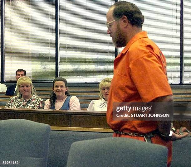 Tom Green who was convicted of bigamy and criminal nonsupport is brought into court for a motion hearing to be released from prison to help his...