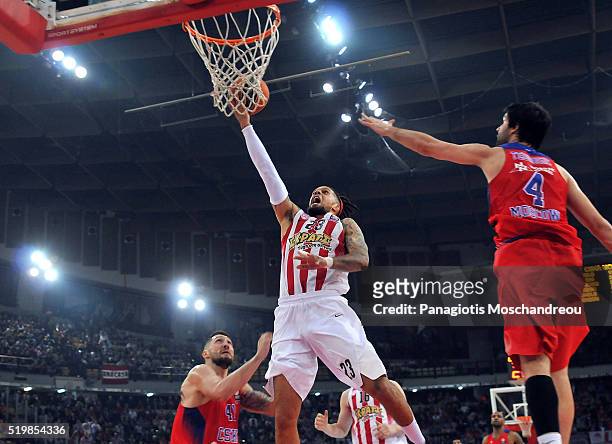 Daniel Hackett, #23 of Olympiacos Piraeus in action during the 2015-2016 Turkish Airlines Euroleague Basketball Top 16 Round 14 game between...