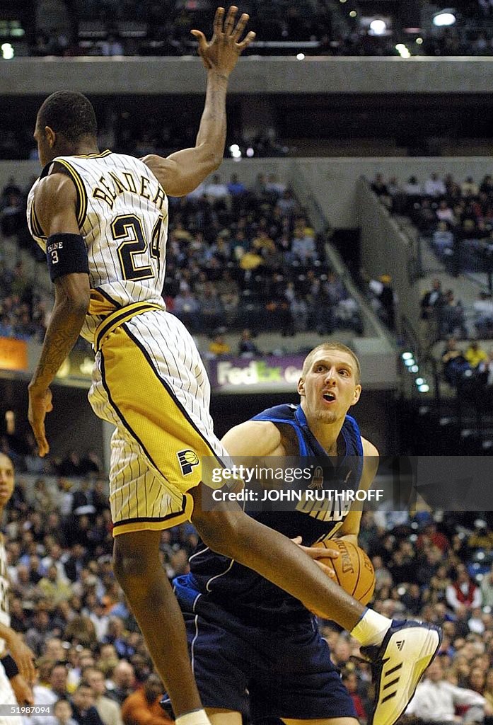 Dallas Mavericks' forward Dirk Nowitzki (41), of G