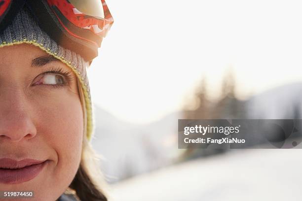 frau in den bergen - ski closeup stock-fotos und bilder