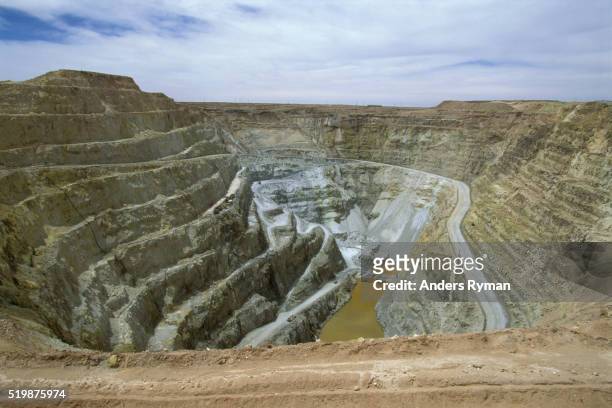 inti raymi gold mine quarry in bolivia - bolivian andes - fotografias e filmes do acervo