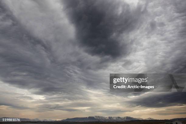 Overcast Stratus Stratus Cloud Photos and Premium High Res Pictures - Getty Images