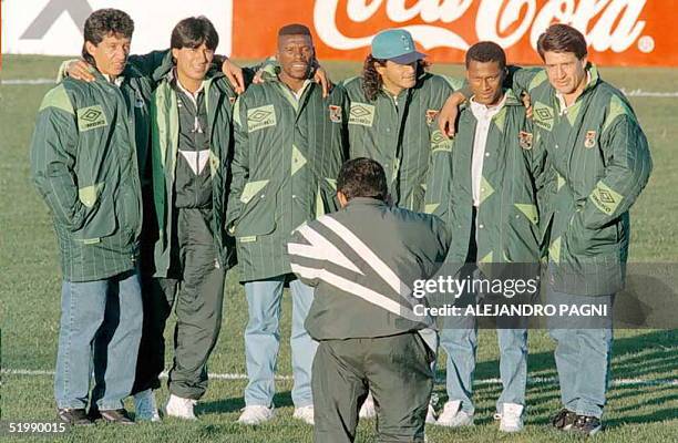 Los integrantes del seleccionado boliviano, Miguel Rimba, Omar Rocha , Demetrio Angola, Marco Etcheverry, Ivan Castillo y Oscar Sanchez, posan para...