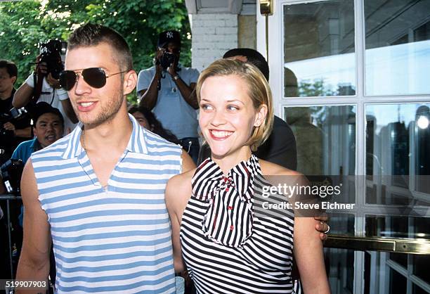 Reese Witherspoon and Ryan Phillippe attend the premiere of 'Legally Blonde,' Southampton, New York, July 7, 2001.