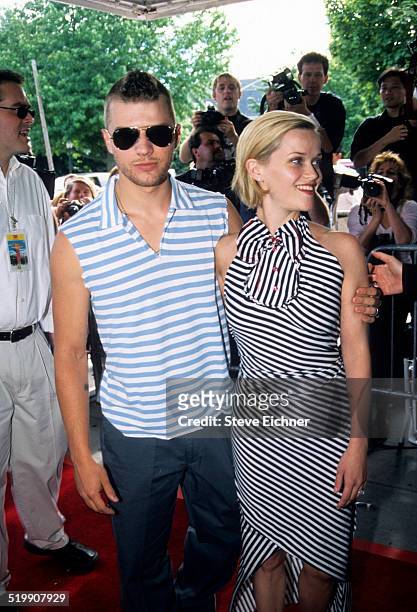 Reese Witherspoon and Ryan Phillippe attend the premiere of 'Legally Blonde,' Southampton, New York, July 7, 2001.