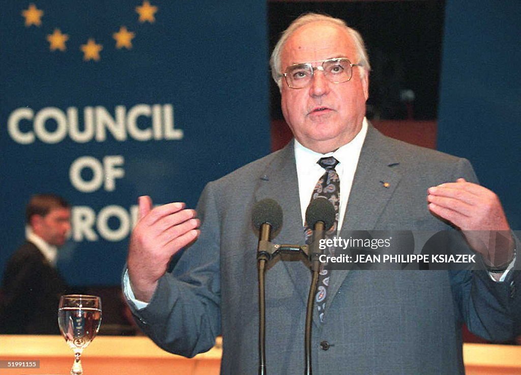 German Chancellor Helmut Kohl speaks to parliament