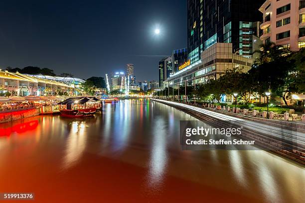 singapore red river light boardwalk moon night - lille_france photos et images de collection