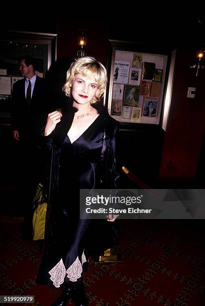 Jennifer Jason Leigh at premiere of 'The Insider,' New York, November 1, 1999.