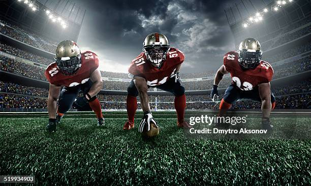 american football - american football lineman stockfoto's en -beelden