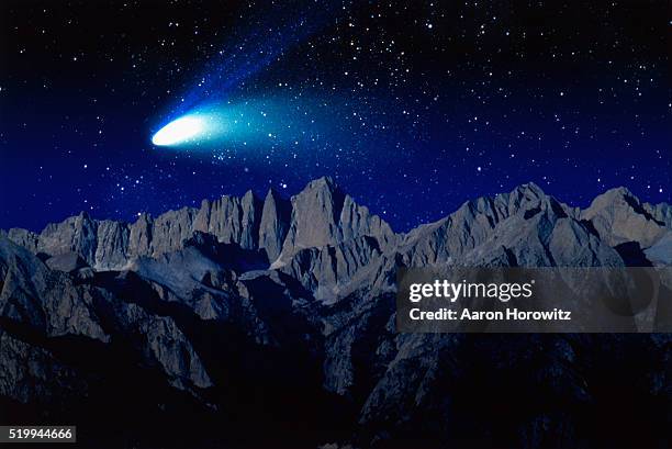 hale-bopp comet over mount whitney - comet fotografías e imágenes de stock