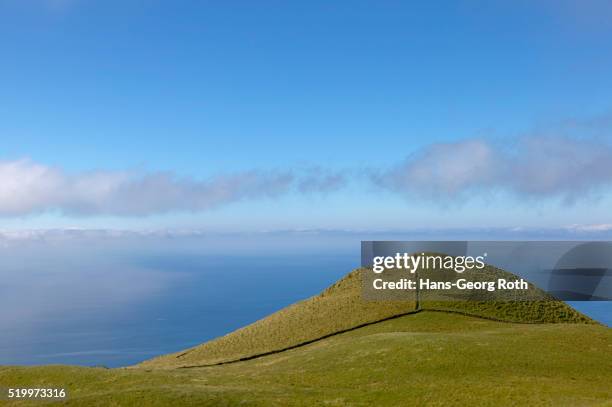 hilly landscape on pico - pico azoren stockfoto's en -beelden