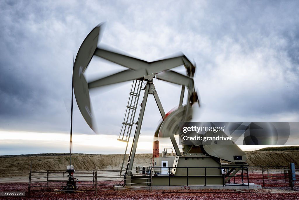 Fracturation hydraulique Puits de pétrole de flou en mouvement