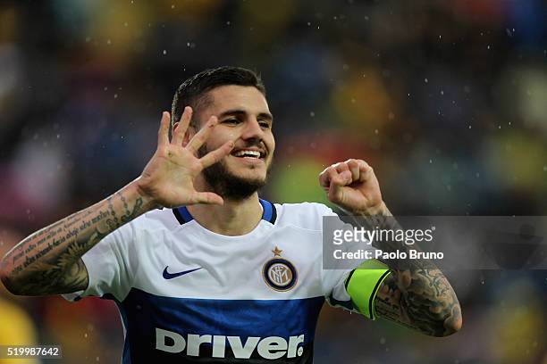 Mauro Icardi of FC Internazionale Milano celebrates after scoring the opening goal during the Serie A match between Frosinone Calcio and FC...