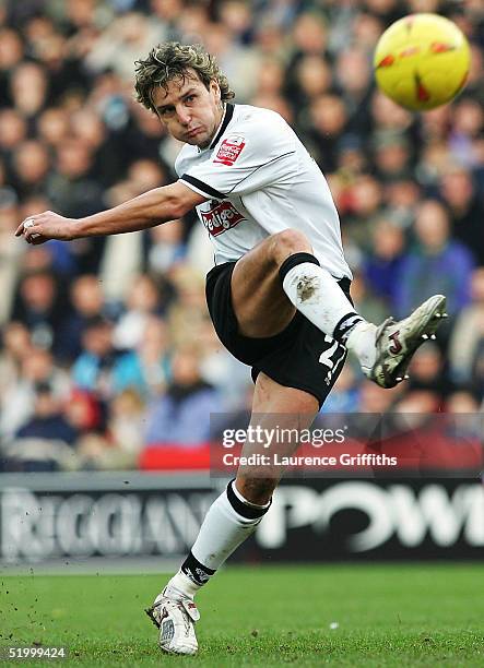 Inigo Idiakez of Derby in action during the Coca-Cola Championship match between Derby County and Sunderland at Pride Park on January 16, 2005 in...