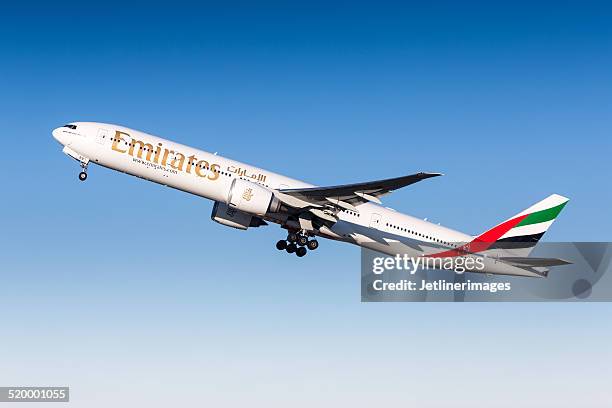 emirates airline - emirates airline stock-fotos und bilder