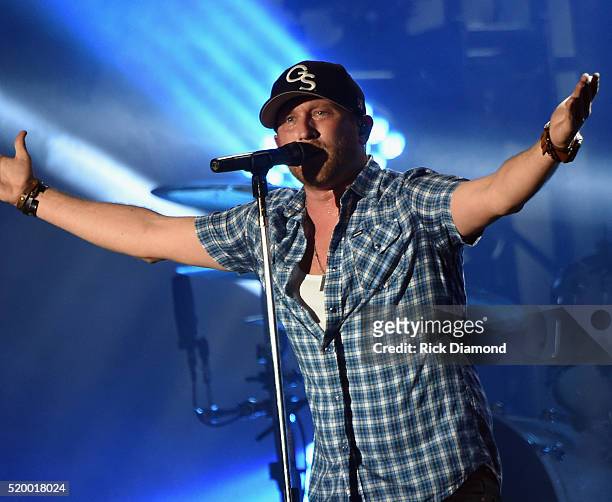 Singer/Songwriter Cole Swindell performs at County Thunder Music Festivals Arizona - Day 2 on April 8, 2016 in Florence, Arizona.