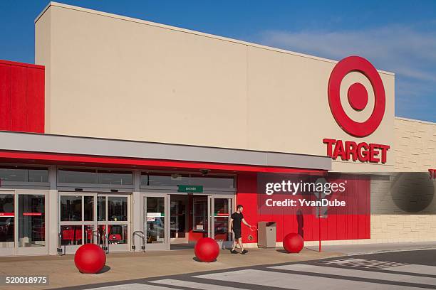 Target Grocery Photos and Premium High Res Pictures - Getty Images
