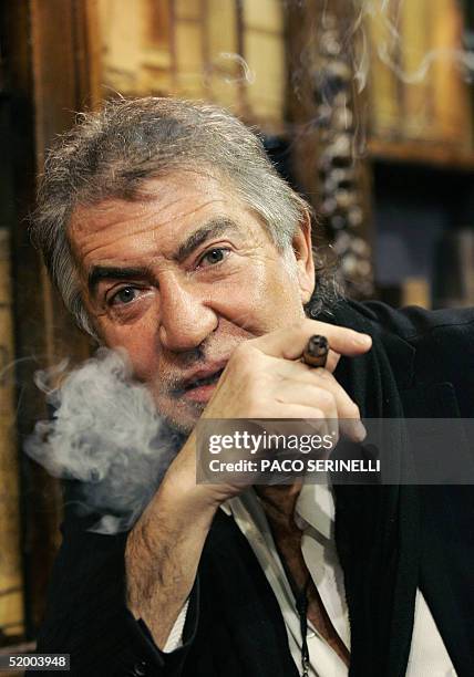 Italian designer Roberto Cavalli poses before the presentation of his Fall-Winter 2005 collection during the Milan men's fashion week 17 January...