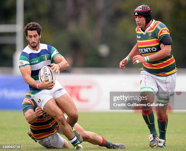 Franco Digiovanni of San Martin drives the ball during a match between San Martin and Lomas as part of Torneo de la URBA 2016 at Club Ferrocarril...