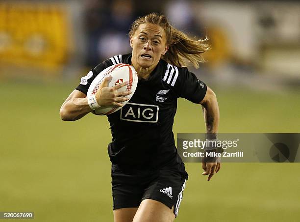 Niall Williams of New Zealand runs with the ball during the Final match against Australia at Fifth Third Bank Stadium on April 9, 2016 in Kennesaw,...