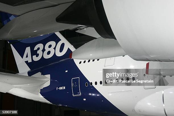 A380 Inner Rear Spar 146 Airbus Unveils The Superjumbo A380 Stock Photos, High-Res Pictures ...