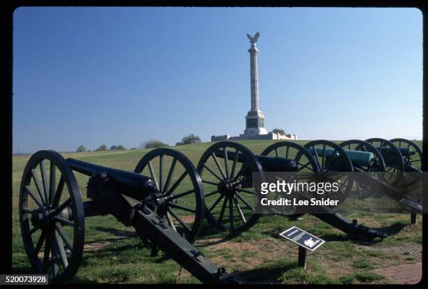 cannons on antietam national battlefield - antietam national battlefield stockfoto's en -beelden