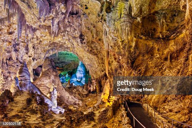 sword of damacles, carlsbad caverns - carlsbad caverns national park stock-fotos und bilder