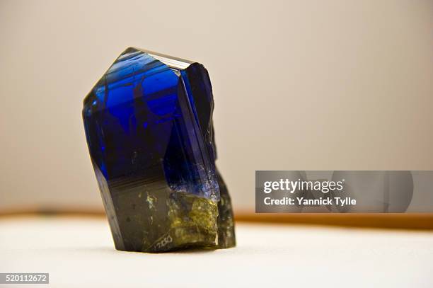 tanzanite gemstone from tanzania - saphir stock-fotos und bilder