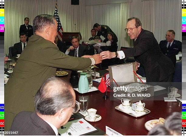 J Perry William J Perry American Politician Photos and Premium High Res ...