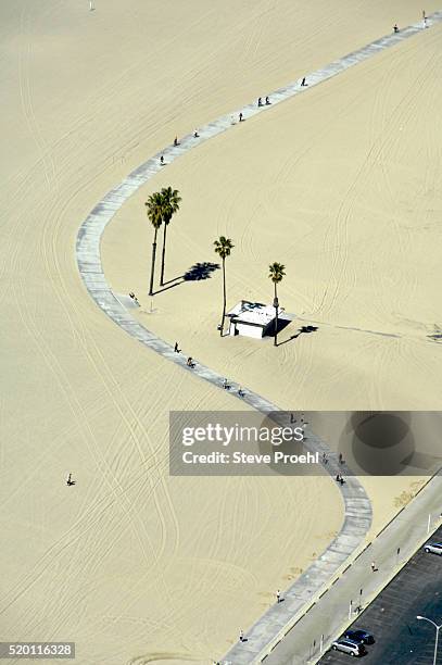 boardwalk - venice california photos et images de collection