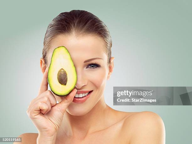 her skincare favorite - star fruit stockfoto's en -beelden