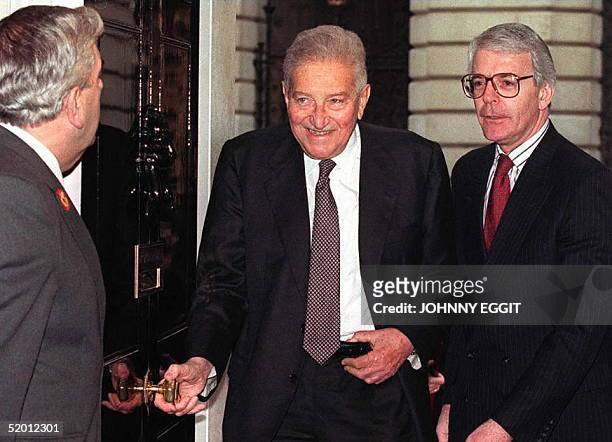 Israeli President Ezer Weizman is welcomed 26 February, to No 10 Downing Street by British Prime Minister John Major. Weizman is the first Israeli...
