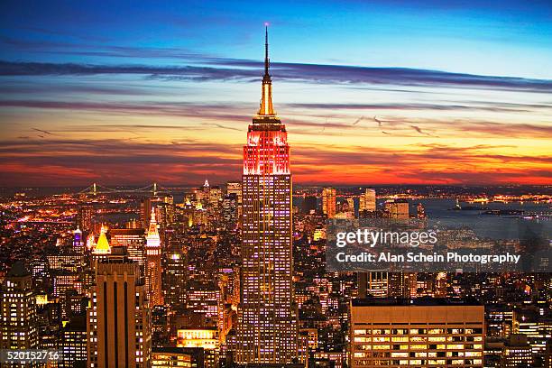 empire state building at sunset - top of empire state building stock pictures, royalty-free photos & images