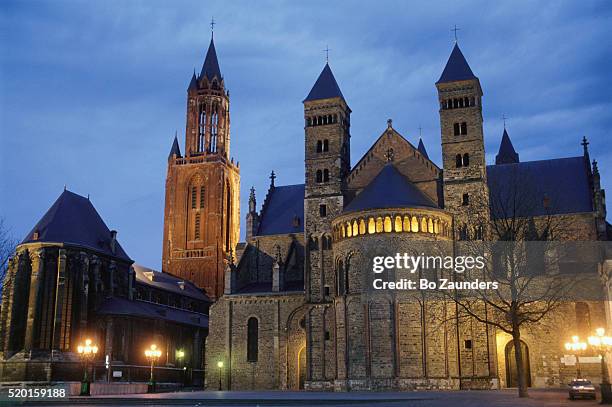 basilica of saint servatius - maastricht stockfoto's en -beelden
