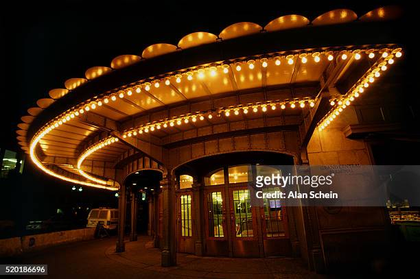 grand central station illuminated at night, new york city, usa - grand central terminal nyc stock pictures, royalty-free photos & images