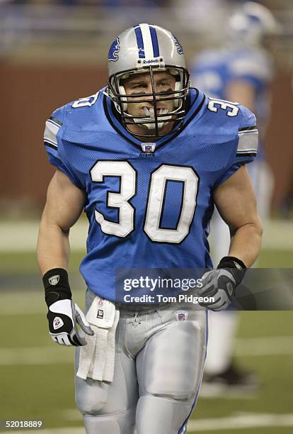 Cory Schlesinger of the Detroit Lions is seen on the field during the game against the Arizona Cardinals at Ford Field on December 5, 2004 in...