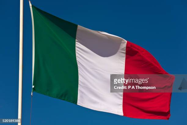 italian flag - bandera italiana fotografías e imágenes de stock