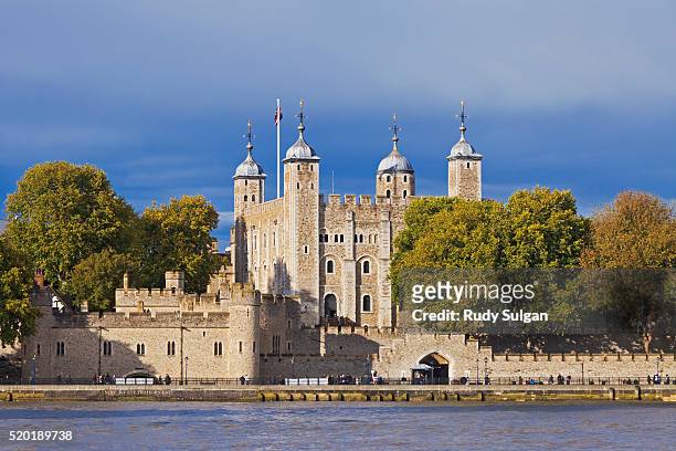 tower of london - torre de londres fotografías e imágenes de stock