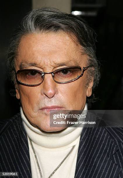 Producer Robert Evans arrive at the V-Life Oscar Party at Hillhaven Lodge on January 12, 2005 in Beverly Hills, California.