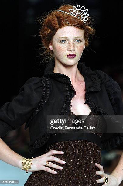 Model presents a design by Rio Moda Hype during the Fall/Winter 2005 collection of the Rio Fashion Week at Rio's Modern Art Museum January 15, 2005...