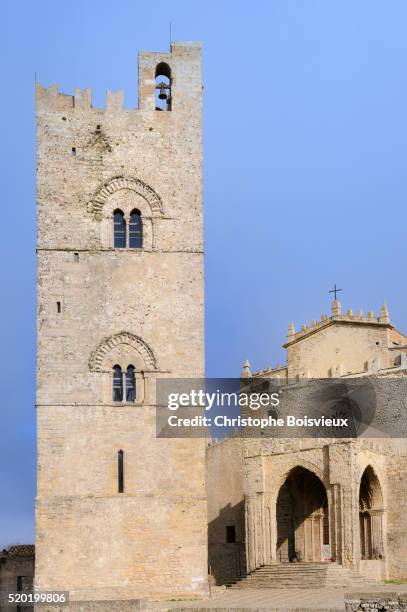italy, sicily, erice, the norman duomo and bell tower - erice imagens e fotografias de stock