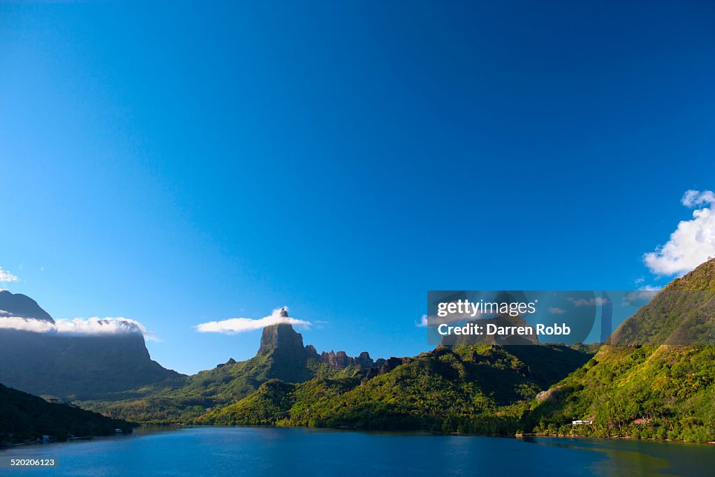 Roto Nui, Cook's Bay, Moorea, French Polynesia